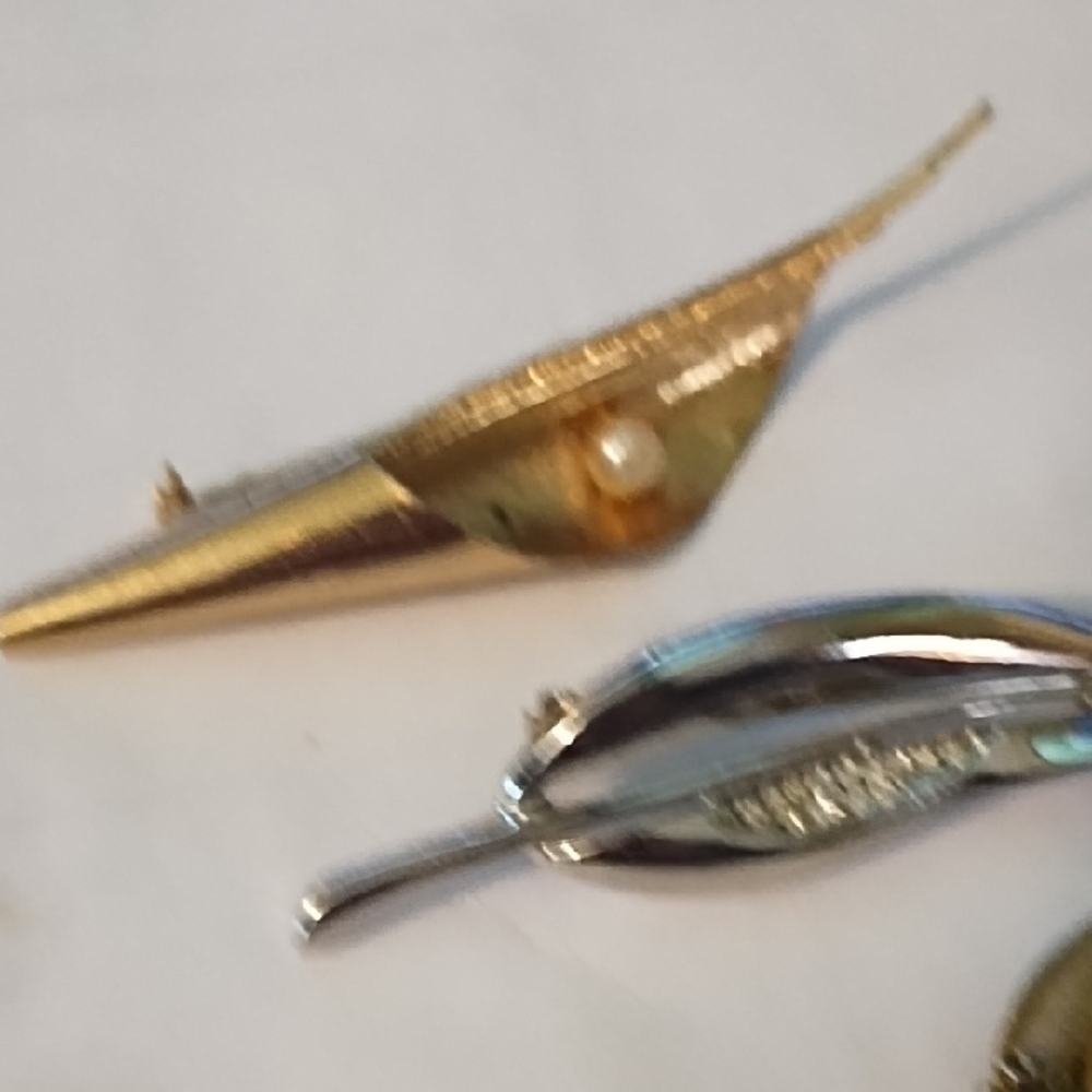 Elegant Gold and Silver Brooch Set - Picture 4 of 5
